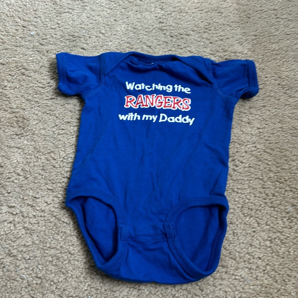 3 for $15 🎉New York Rangers 6 month onesie